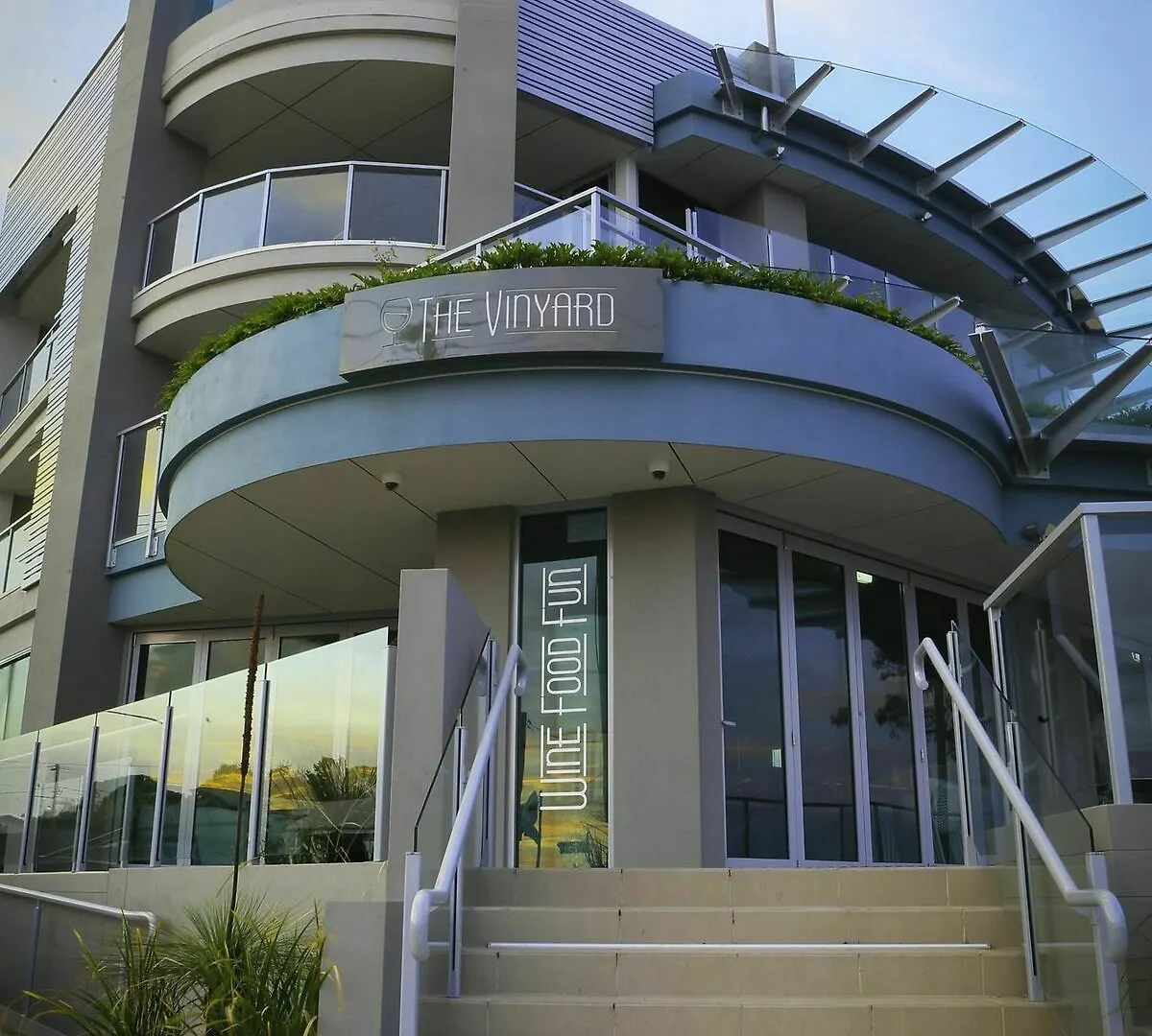 Aqua Aqua Luxury Penthouses Urangan