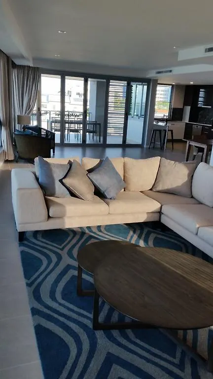 Aqua Aqua Luxury Penthouses 우란간